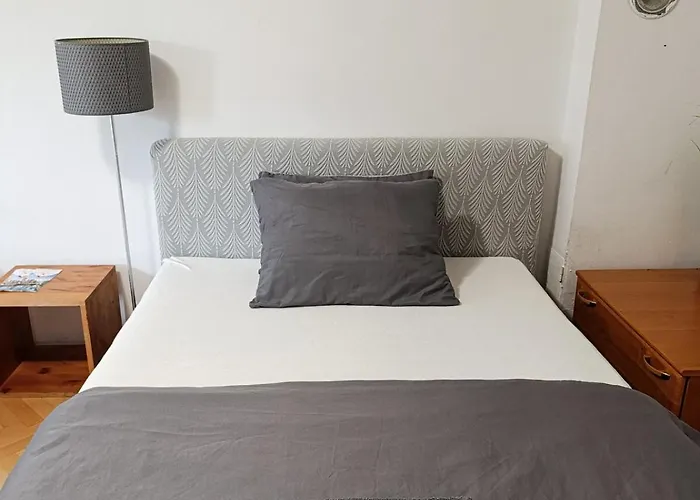 City Center Quiet Apartment Wifi
